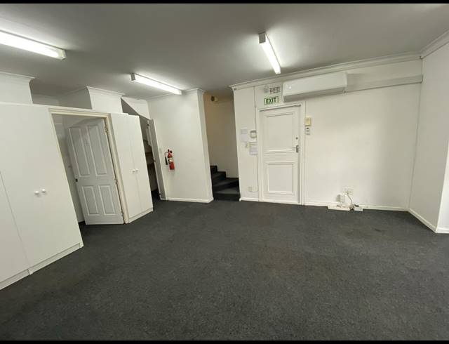 100M² OFFICE TO LET IN WOODSTOCK